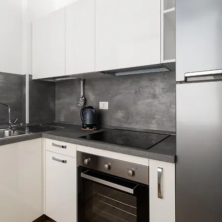 Guesthost - Near Parco Adriano Milano