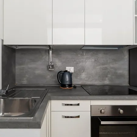 Guesthost - Near Parco Adriano * Μιλάνο