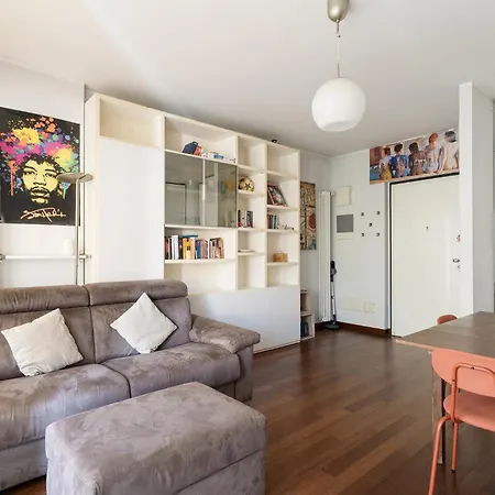 Guesthost - Stylish Viale Toscana Milan