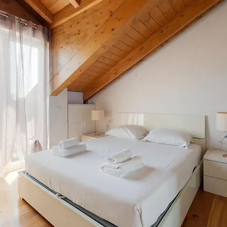 Guesthost- Lambrate Cosy Balcony Milano