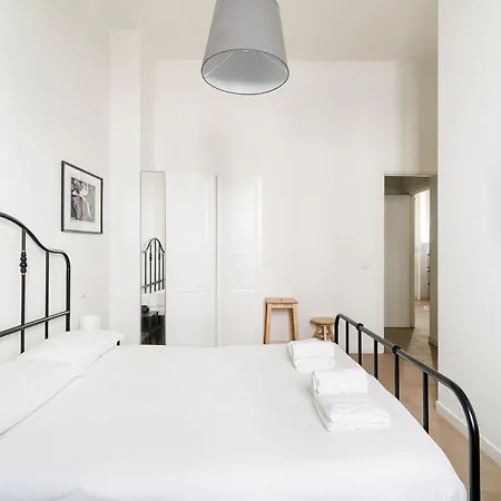 Guesthost - M4 Argonne Balcony * Milano