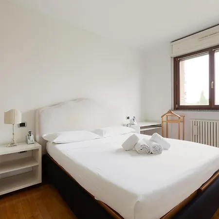 Guesthost- Universita Bocconi Terrace Apartamento