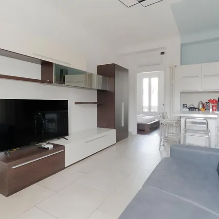 Guest Host Milano- Brenta M3 Balcony Апартаменты *