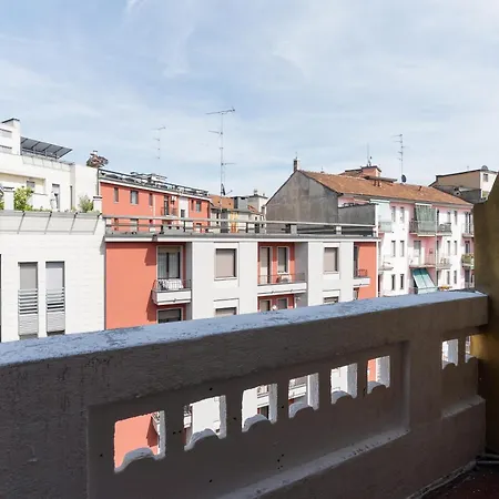 Guest Host Milano- Brenta M3 Balcony