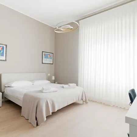 Apartman Guesthost - Cozy & Bright Milánó
