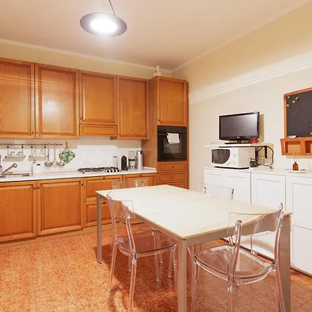 Guesthost - Arco Della Pace Apartamento *