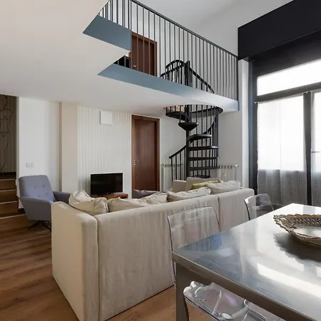 Guesthost - M5 Istria & Marche Roomy Lofted Lägenhet