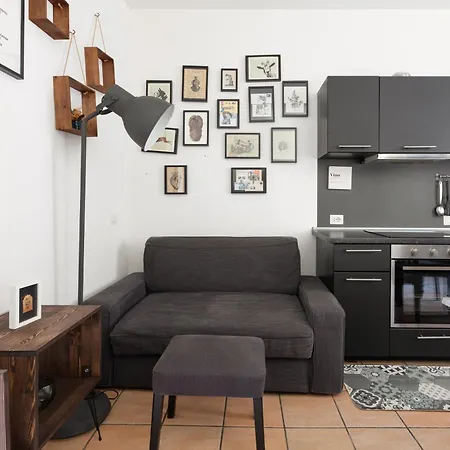 Guesthost - Industrial-style In Chinatown! Apartmán *