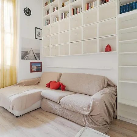 Guesthost - Welcoming Ground-floor With Loft Milano