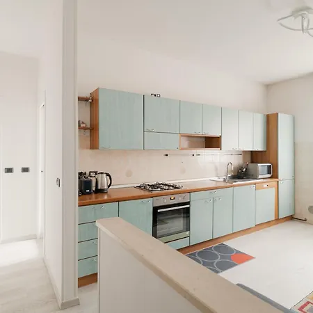 Guesthost - Gelsomini *