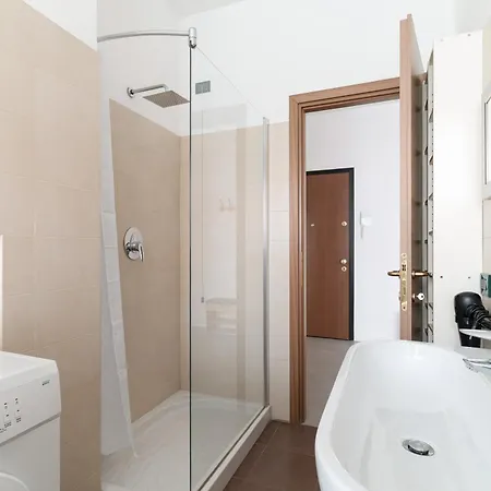 Apartman Guesthost - Bright With Parking Milánó