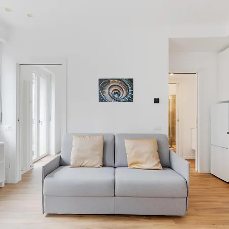 Guesthost - Varesina - شقة