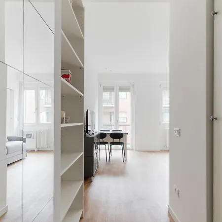 Appartamento Guesthost - Varesina - *