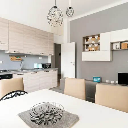 Guesthost - Modern & Cozy In X4 Milano