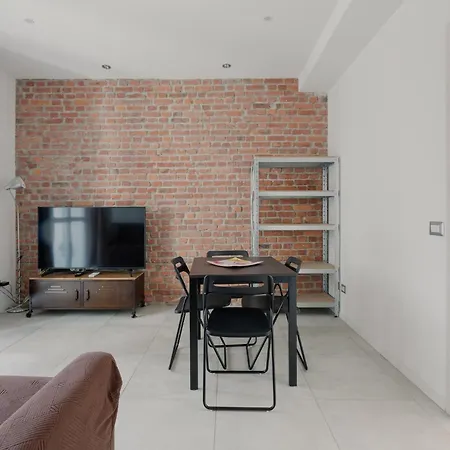 Guesthost - M4 Argonne Design With Balconies Milano