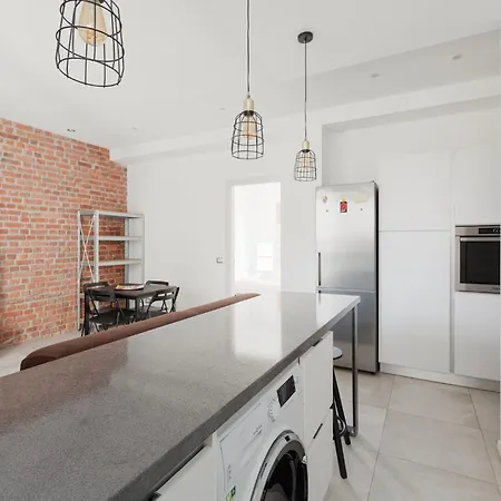 Guesthost - M4 Argonne Design With Balconies * Milano