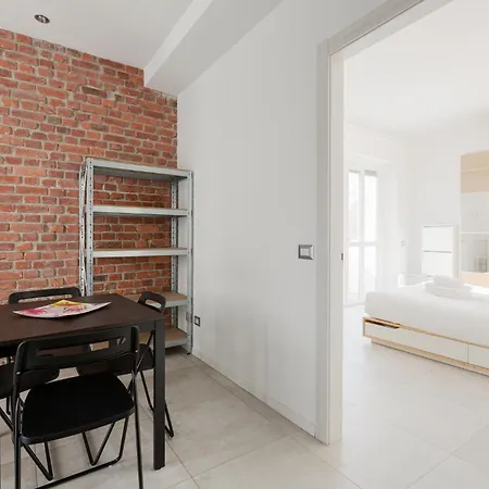 Guesthost - M4 Argonne Design With Balconies Milano