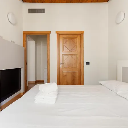 Guesthost - San Michele Del Carso Cozy Milánó