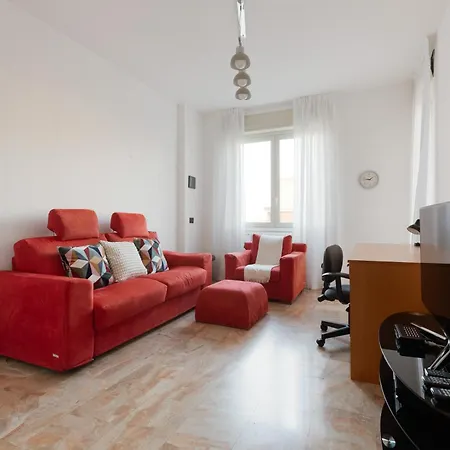 Guesthost - Milano- Lorenteggio Balcony * ميلان