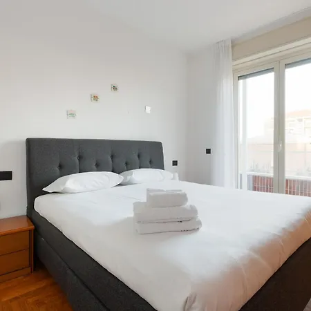 Guesthost - Milano- Lorenteggio Balcony דירה *