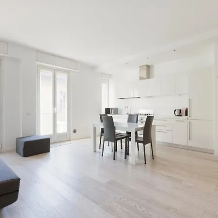 Guesthost - Navigli Modern With Balcony * ميلان