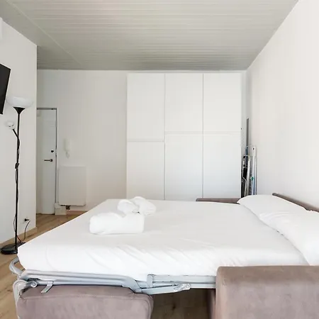 Guesthost - Milano- Corso Lodi With Ac & Wifi *