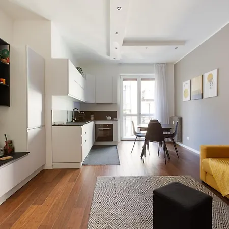 Guesthost - M4 Frattini Modern With Balcony X4 * Milan