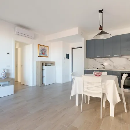 Guesthost - Milano-affori Balcony Milán