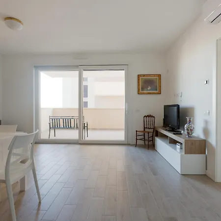 Guesthost - Milano-affori Balcony * Milano