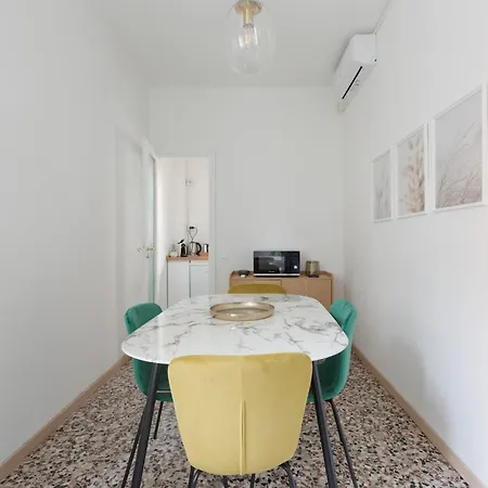 Guesthost - San Siro Modern With Balcony Appartement