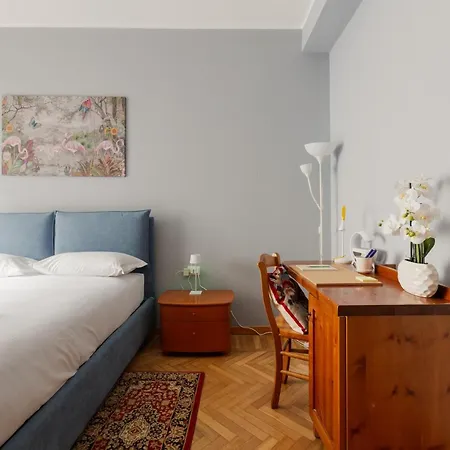 Apartman Guesthost - Unimi & Politecnico Roomy With Balcony *