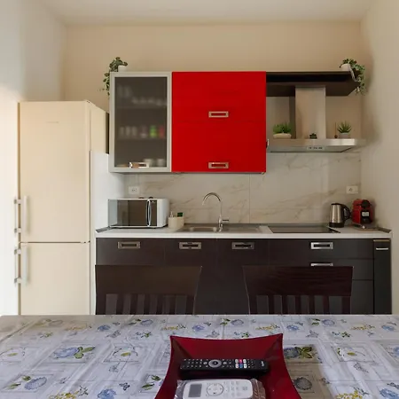 Guesthost - Bright With Balcony - Piazzale Loreto מילאנו