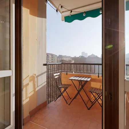 Guesthost - Modern With Balcony Near Niguarda Hospital Appartement