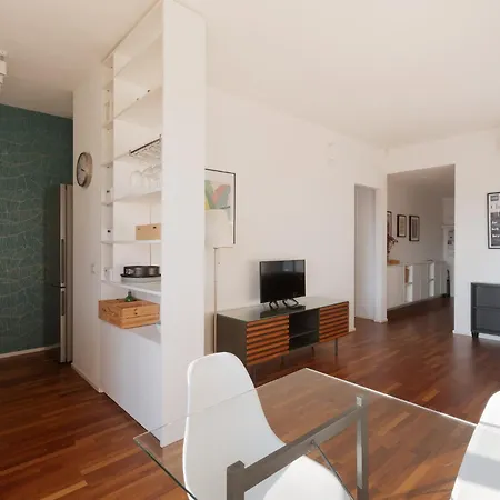 Guesthost - Modern With Balcony Near Niguarda Hospital