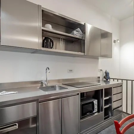 Guesthost - M3 Porta Romana Modern Two-level Appartamento