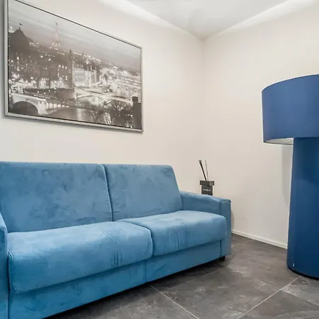 Apartment Guesthost - M3 Porta Romana Modern Two-level *