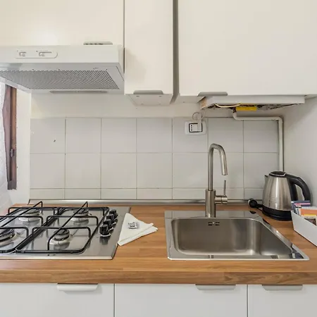 Guesthost - Porta Romana Tiny Apartment Mailand