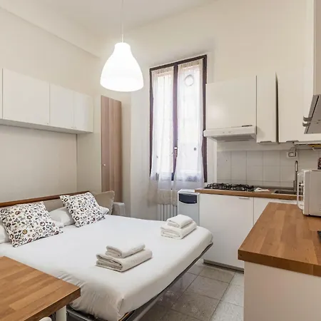 Guesthost - Porta Romana Tiny *