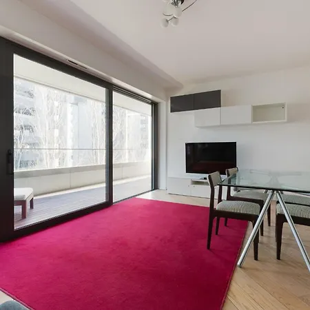 Modern With Balcony In Portello District Apartment