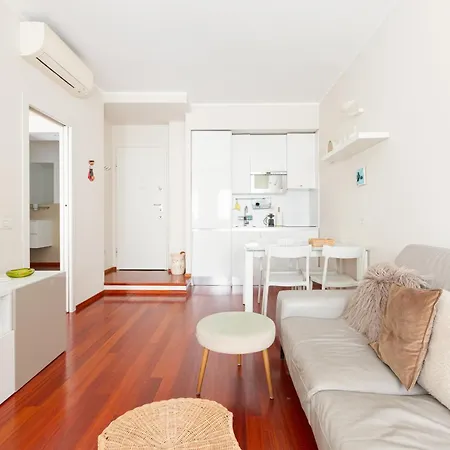 Guesthost - Milano-domodossola Balcony * ميلان