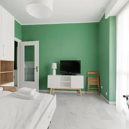 Dergano Balcony Apartment Milan