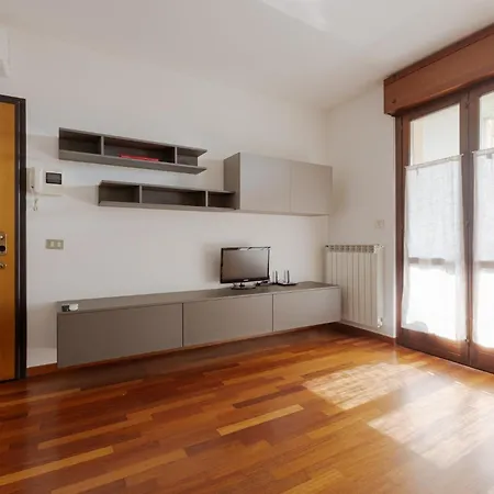 Apartment Viale Marche - Near Maciachini M3 *