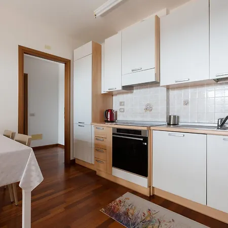 Viale Marche - Near Maciachini M3 * Milan