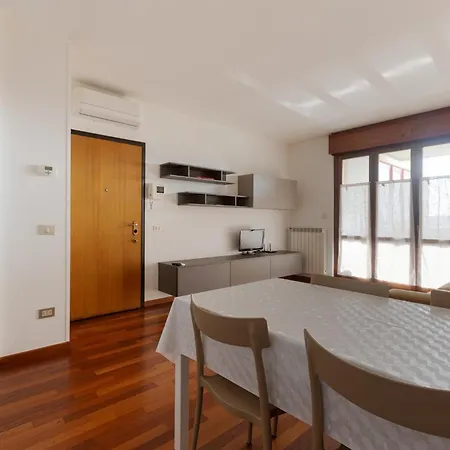 Viale Marche - Near Maciachini M3 Apartment