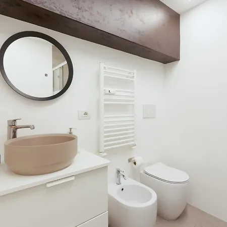 Lovely Near Piazza Cinque Giornate Apartment Milan