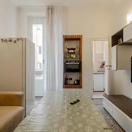 Guesthost - Corso Lodi Cozy With Balcony