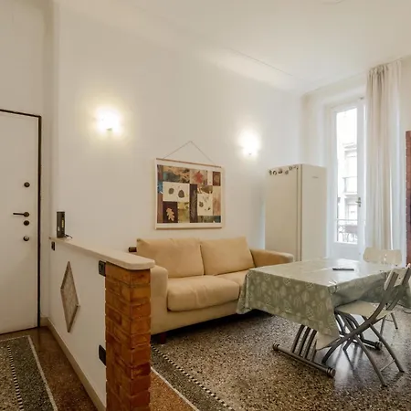 Guesthost - Corso Lodi Cozy With Balcony Appartement