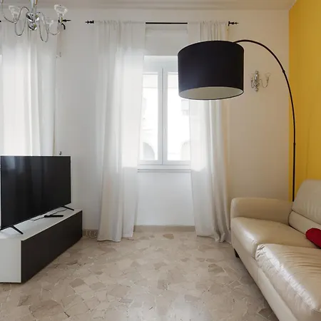 Guesthost - Gambara Balcony Apartmán Milán