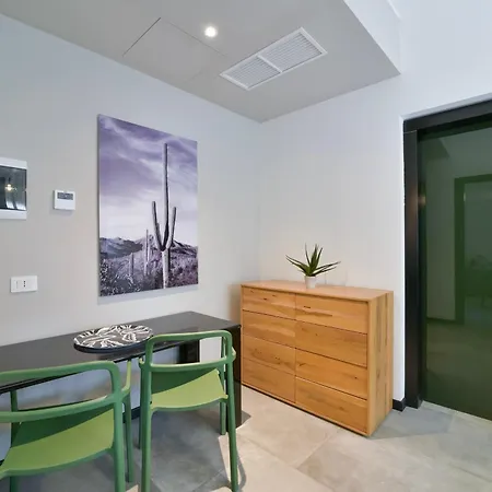 Foresteria Monti アパート *