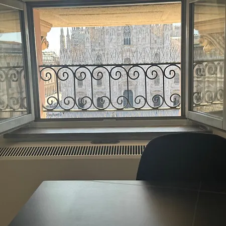Flat In Duomo Милан